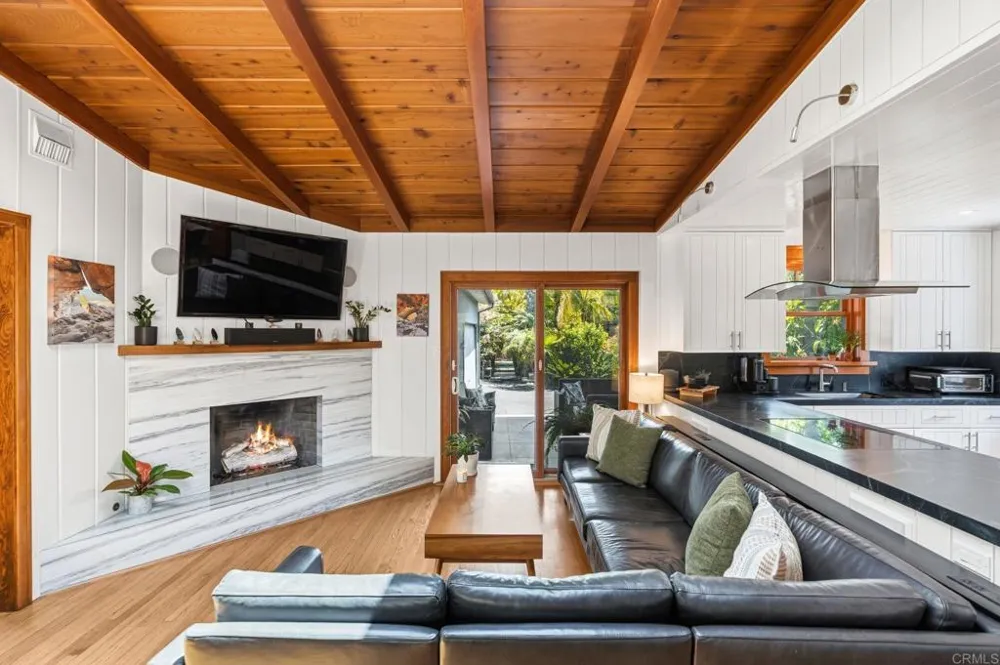 939 OCEAN VIEW AVENUE Encinitas, CA 92024