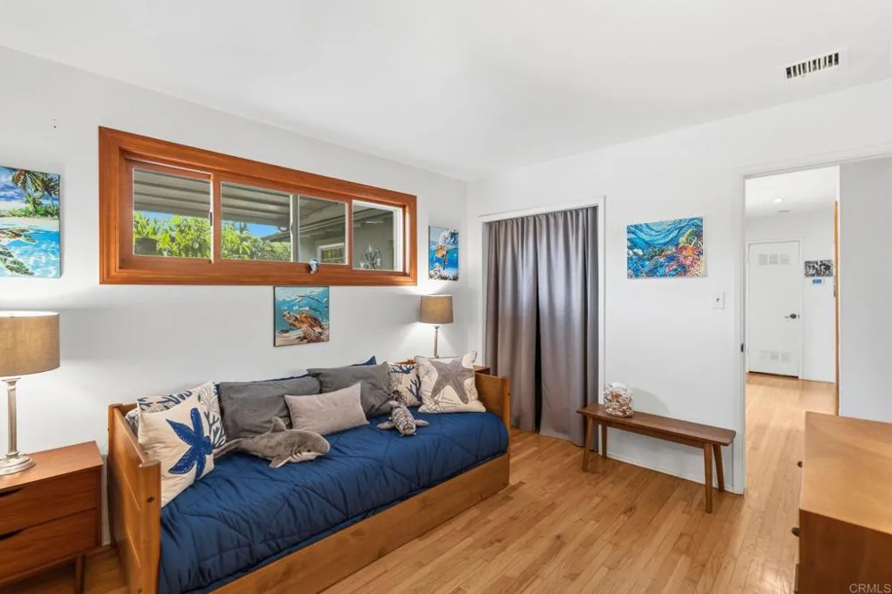 939 OCEAN VIEW AVENUE Encinitas, CA 92024