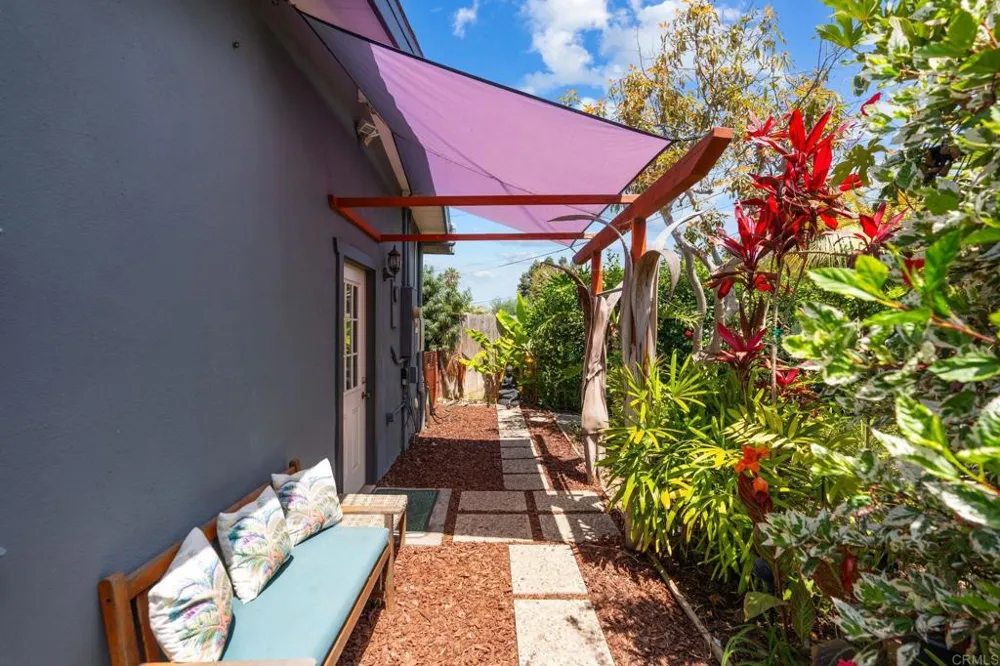 939 OCEAN VIEW AVENUE Encinitas, CA 92024