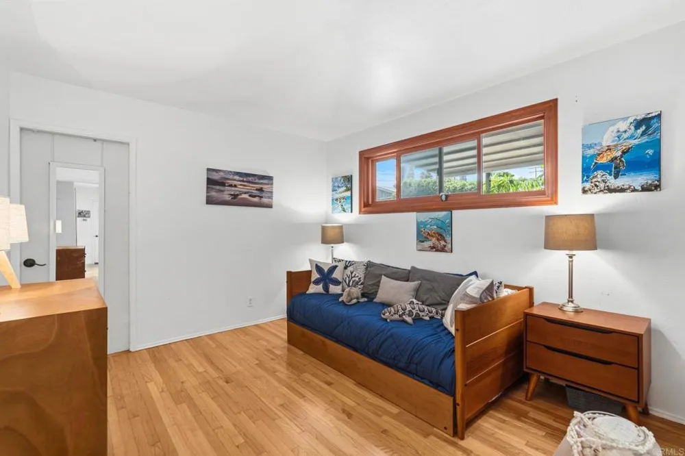 939 OCEAN VIEW AVENUE Encinitas, CA 92024