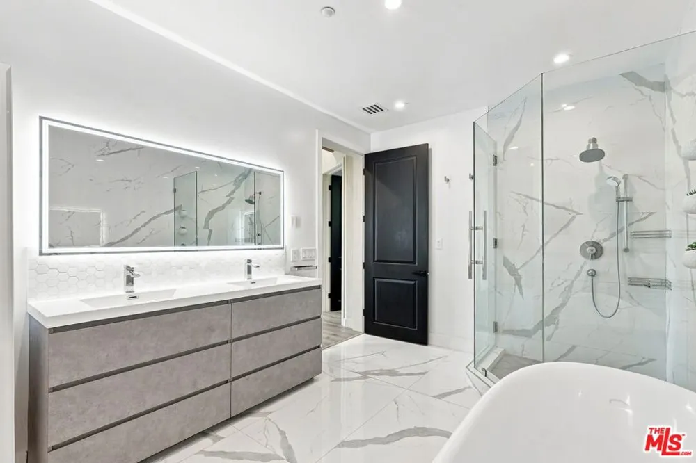 8121 Norton Avenue #403 West Hollywood, CA 90046