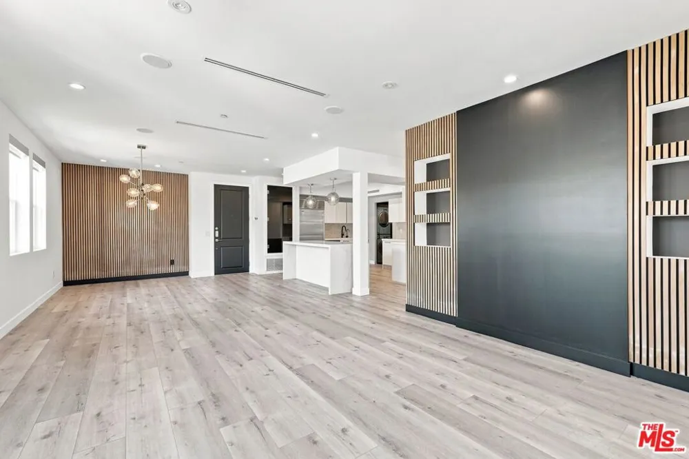 8121 Norton Avenue #403 West Hollywood, CA 90046