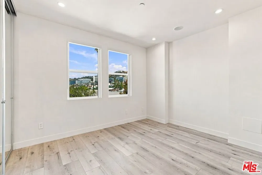 8121 Norton Avenue #403 West Hollywood, CA 90046