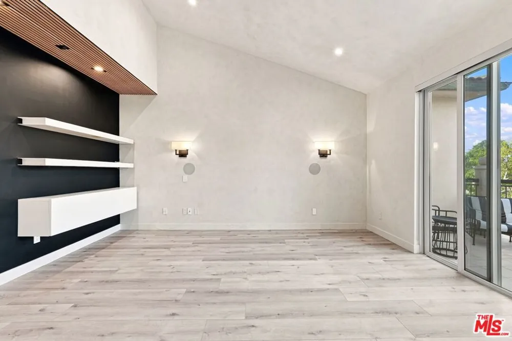 8121 Norton Avenue #403 West Hollywood, CA 90046