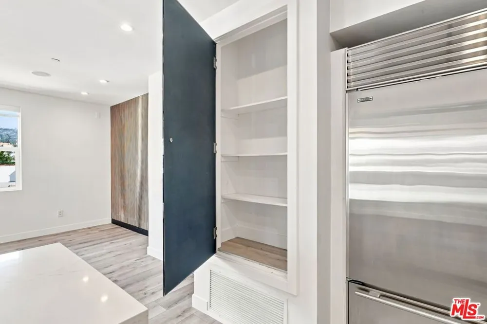 8121 Norton Avenue #403 West Hollywood, CA 90046