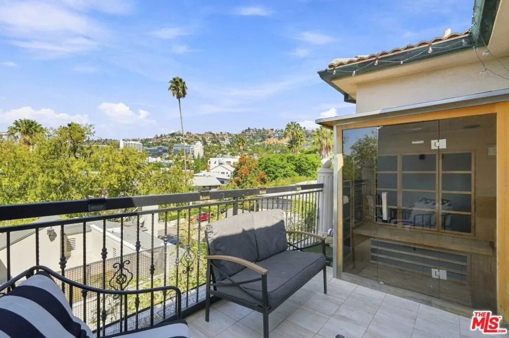 8121 Norton Avenue #403 West Hollywood, CA 90046