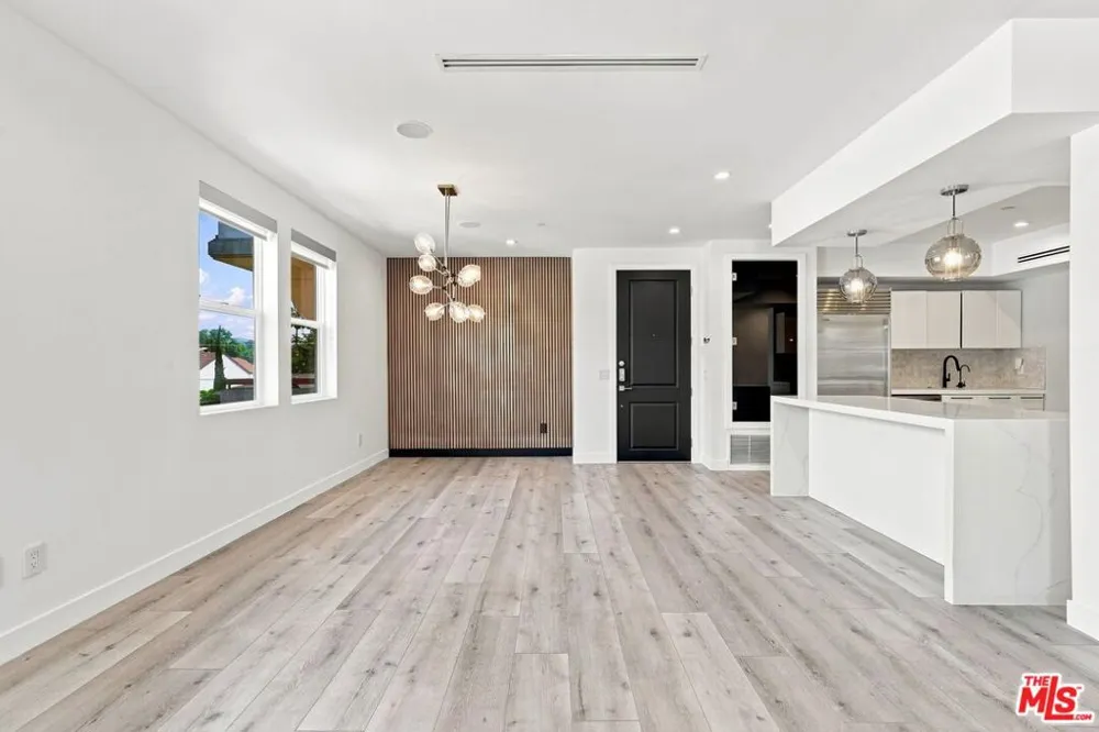 8121 Norton Avenue #403 West Hollywood, CA 90046