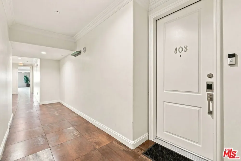 8121 Norton Avenue #403 West Hollywood, CA 90046