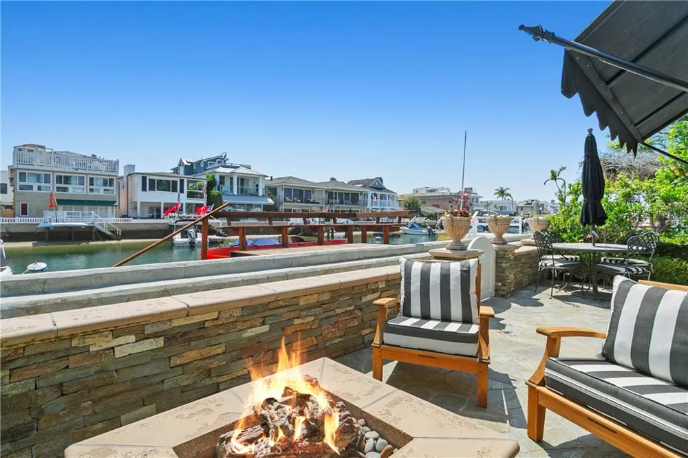 225 GRAND CANAL Newport Beach, CA 92662