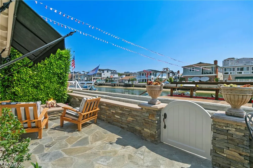 225 GRAND CANAL Newport Beach, CA 92662