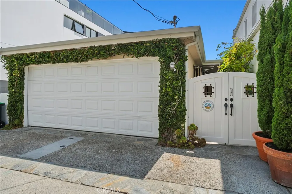 225 GRAND CANAL Newport Beach, CA 92662