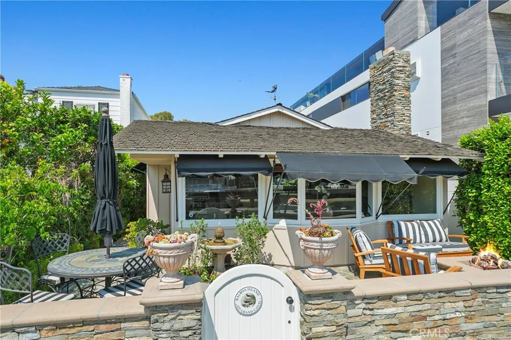 225 GRAND CANAL Newport Beach, CA 92662