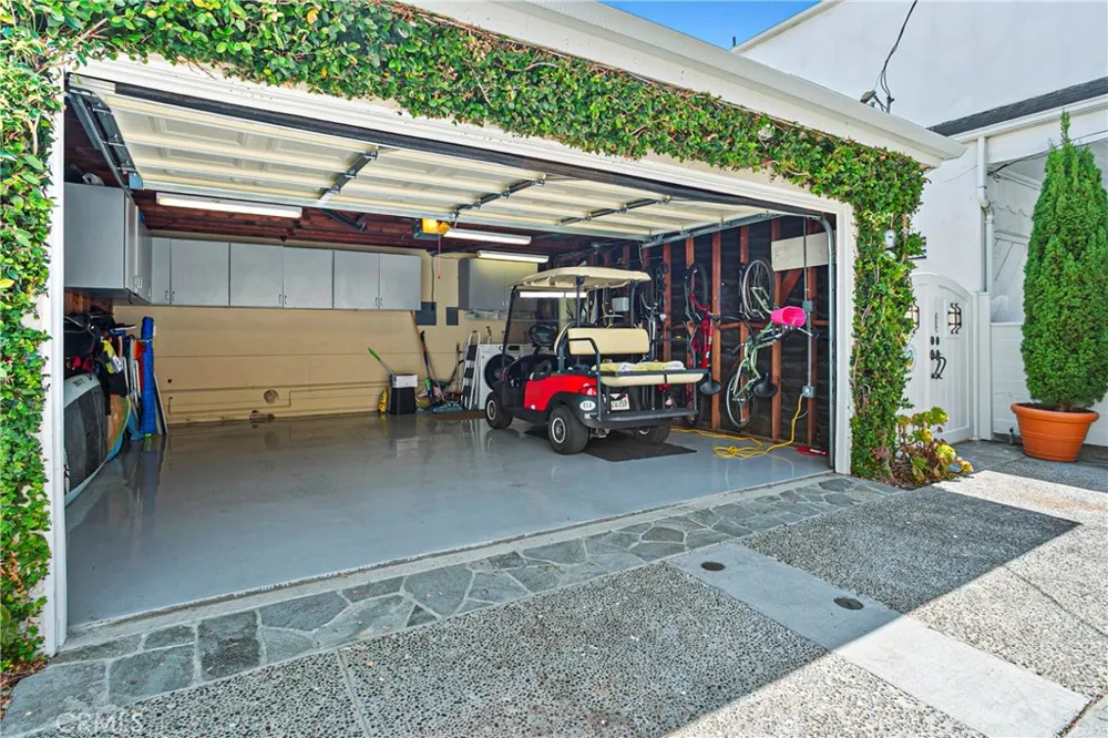 225 GRAND CANAL Newport Beach, CA 92662