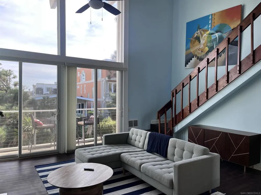 25 Spinnaker St #12 Marina del Rey, CA 90292