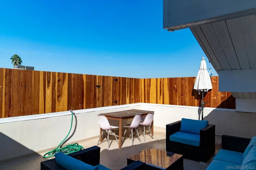 25 Spinnaker St #12 Marina del Rey, CA 90292