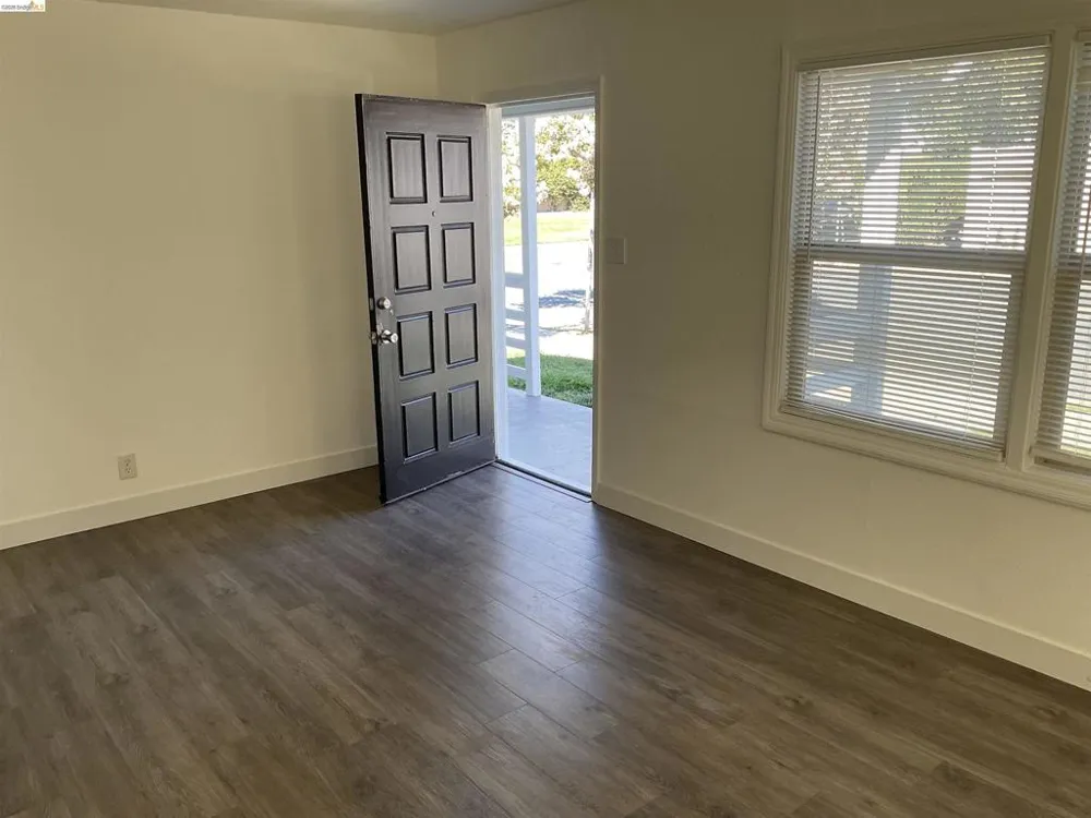 1120 Maple Street Pittsburg, CA 94565