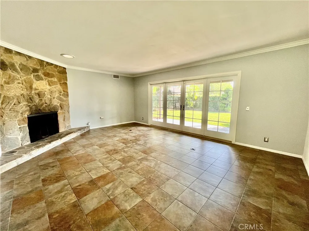 916 W Donington Street Glendora, CA 91741