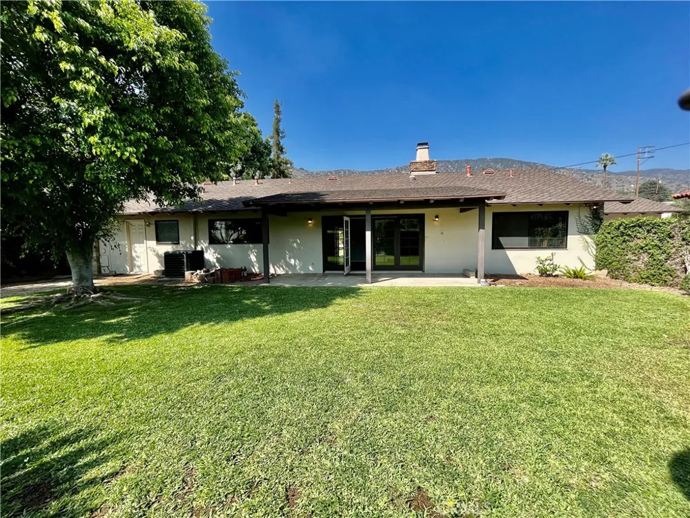 916 W Donington Street Glendora, CA 91741