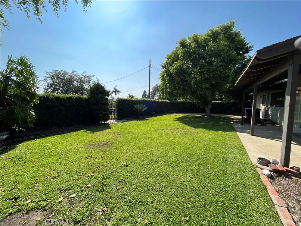 916 W Donington Street Glendora, CA 91741