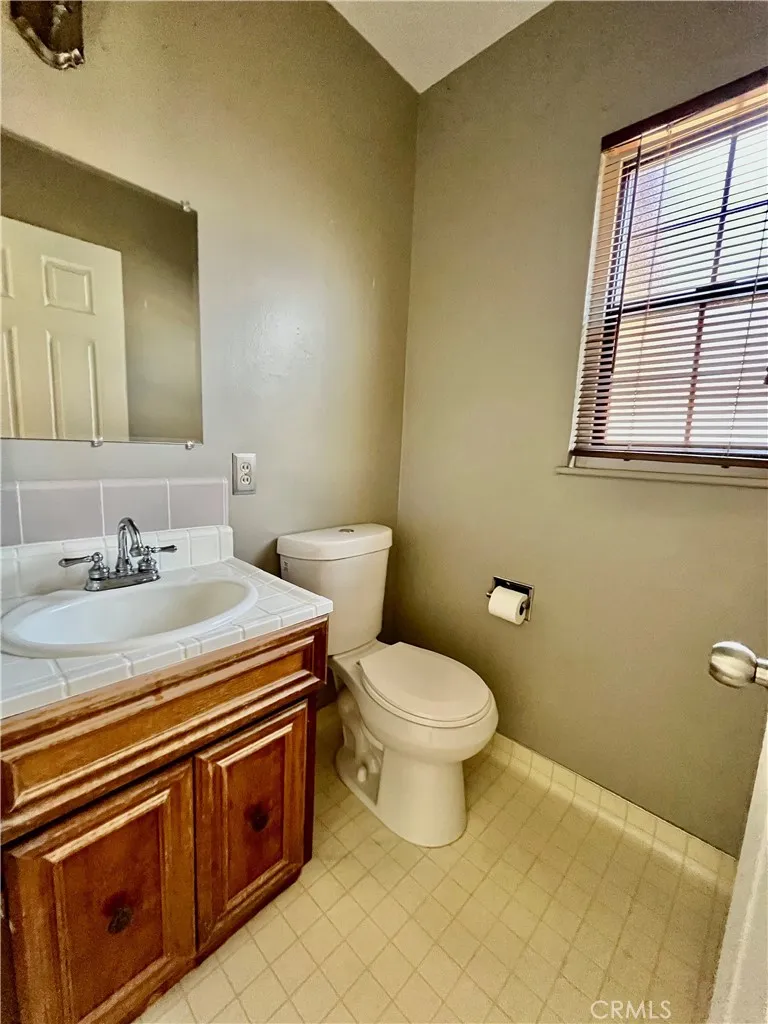 916 W Donington Street Glendora, CA 91741
