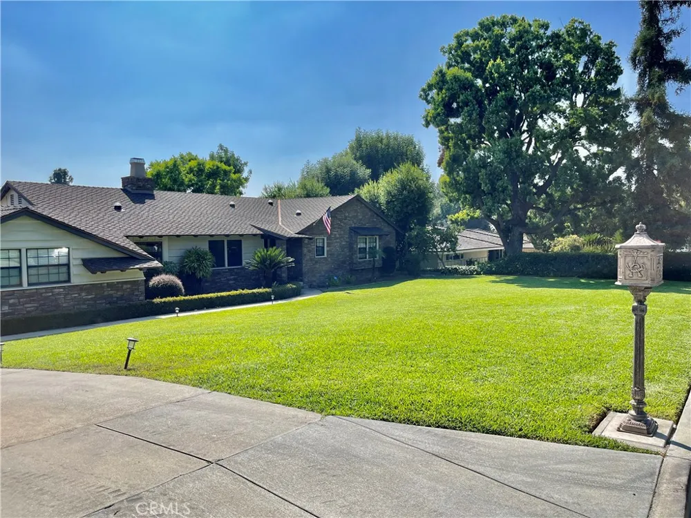 916 W Donington Street Glendora, CA 91741