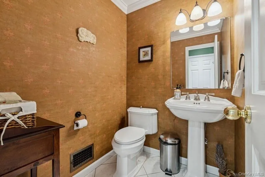 5 Kenwood Lane Saint James, NY 11780