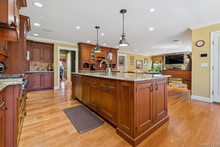 5 Kenwood Lane Saint James, NY 11780
