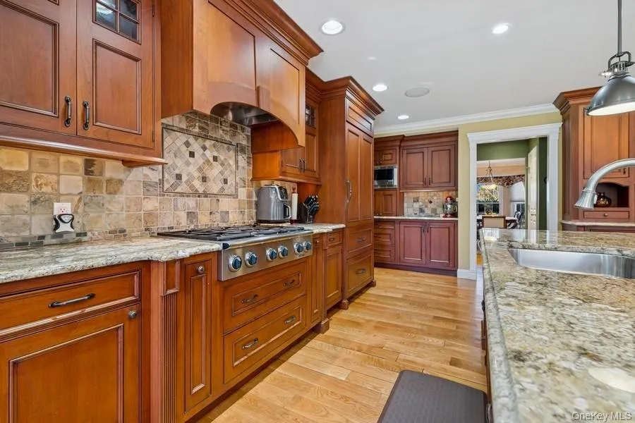5 Kenwood Lane Saint James, NY 11780