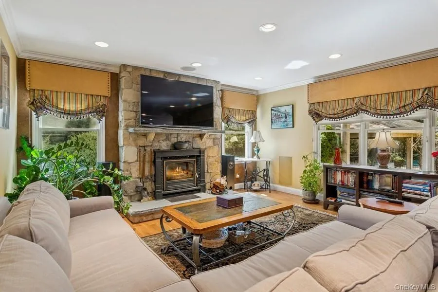 5 Kenwood Lane Saint James, NY 11780