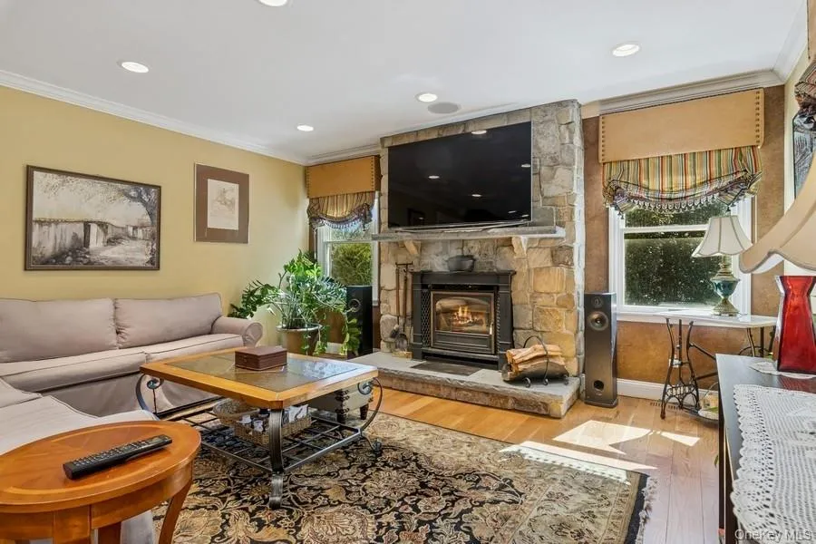 5 Kenwood Lane Saint James, NY 11780