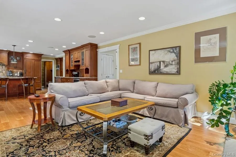 5 Kenwood Lane Saint James, NY 11780