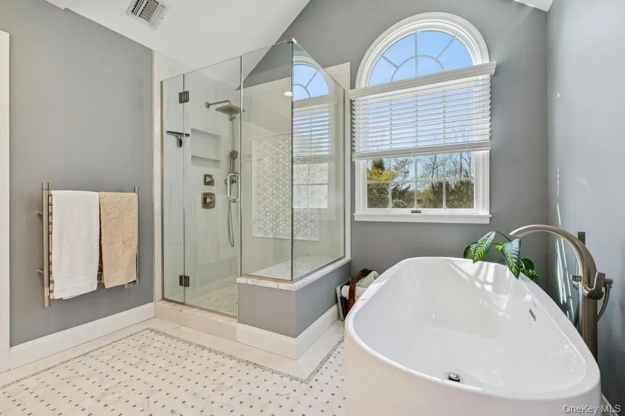5 Kenwood Lane Saint James, NY 11780