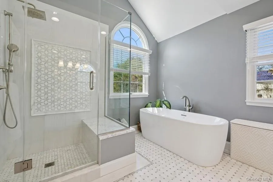 5 Kenwood Lane Saint James, NY 11780