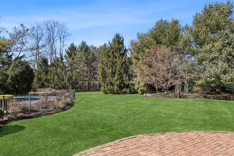5 Kenwood Lane Saint James, NY 11780