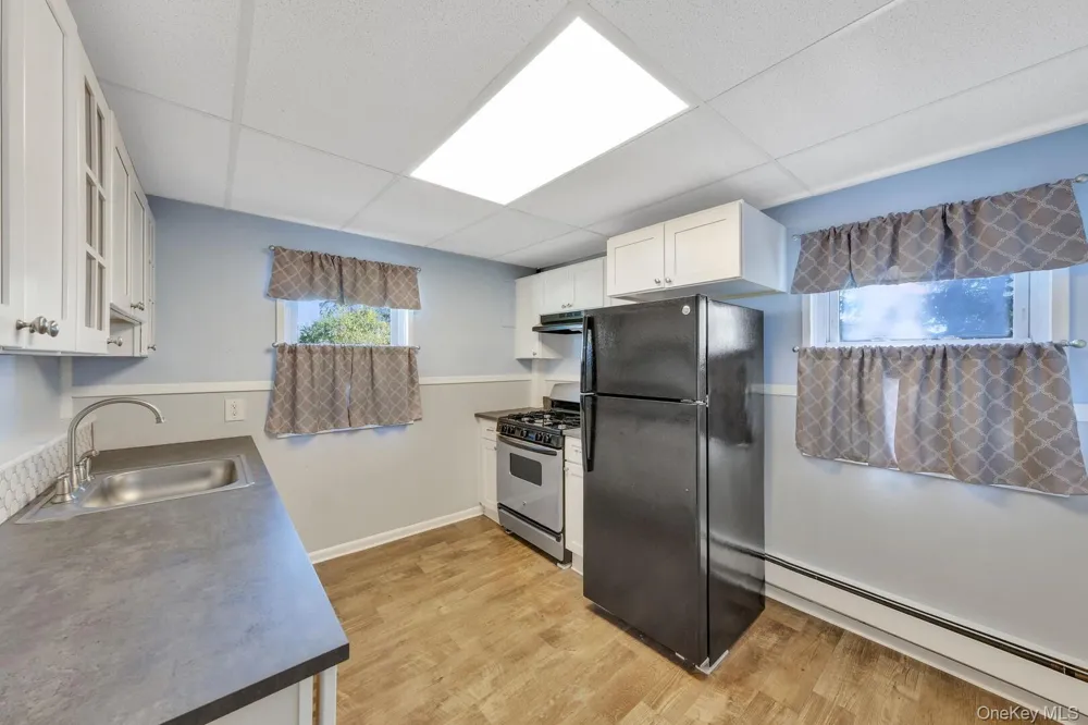 39 Chapman Place Bay Shore, NY 11706