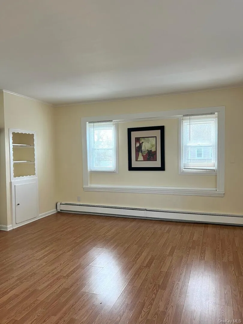 39 Chapman Place Bay Shore, NY 11706