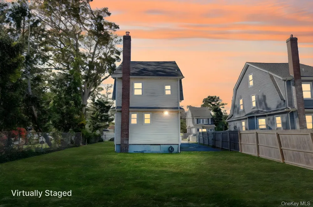 39 Chapman Place Bay Shore, NY 11706