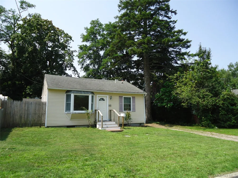 343 Union Avenue Riverhead, NY 11901