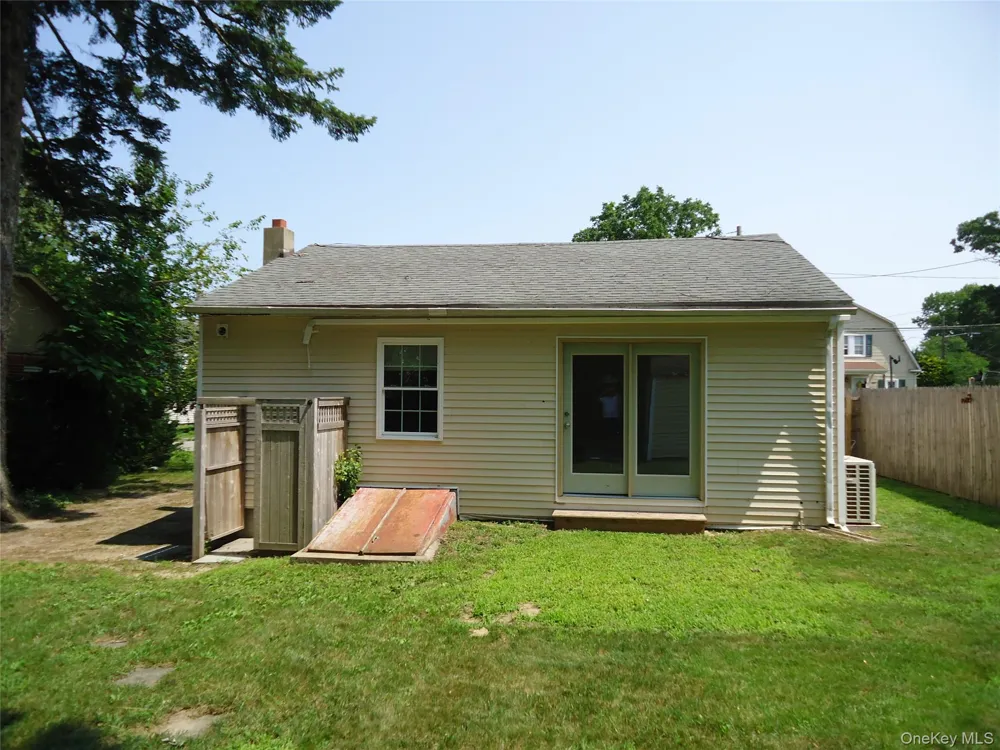 343 Union Avenue Riverhead, NY 11901