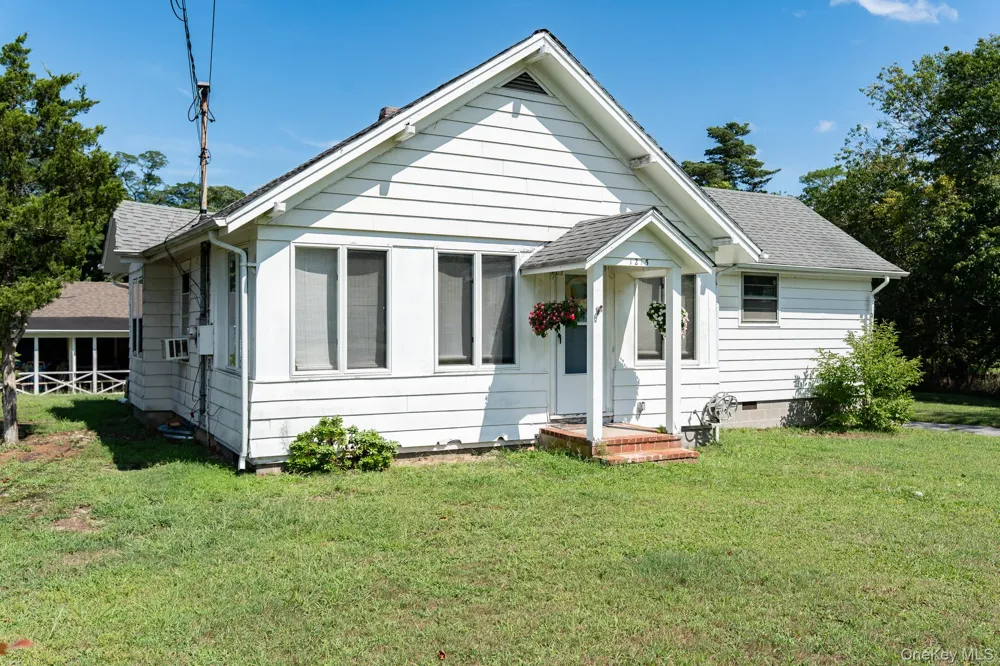 1405 Bay Avenue Mattituck, NY 11952