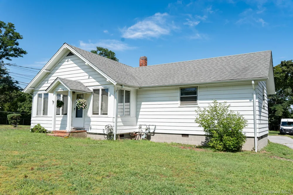 1405 Bay Avenue Mattituck, NY 11952