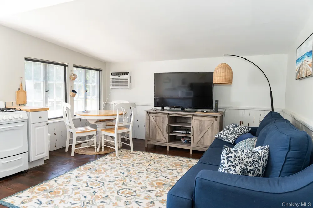 1405 Bay Avenue Mattituck, NY 11952