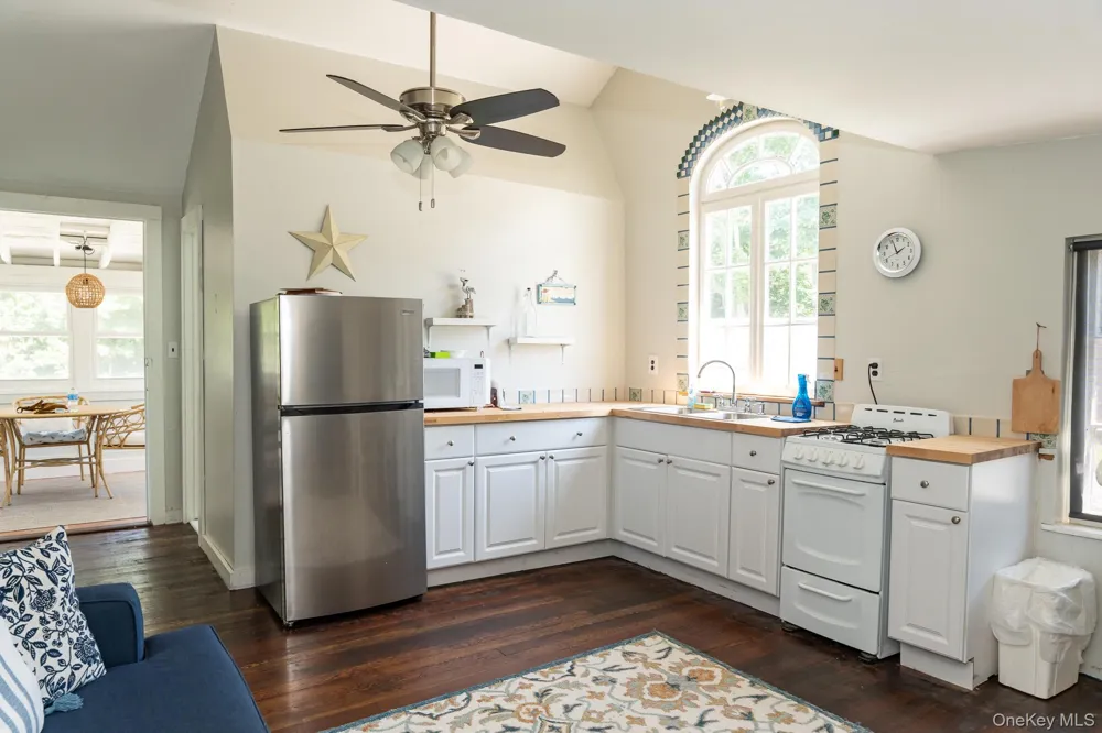 1405 Bay Avenue Mattituck, NY 11952