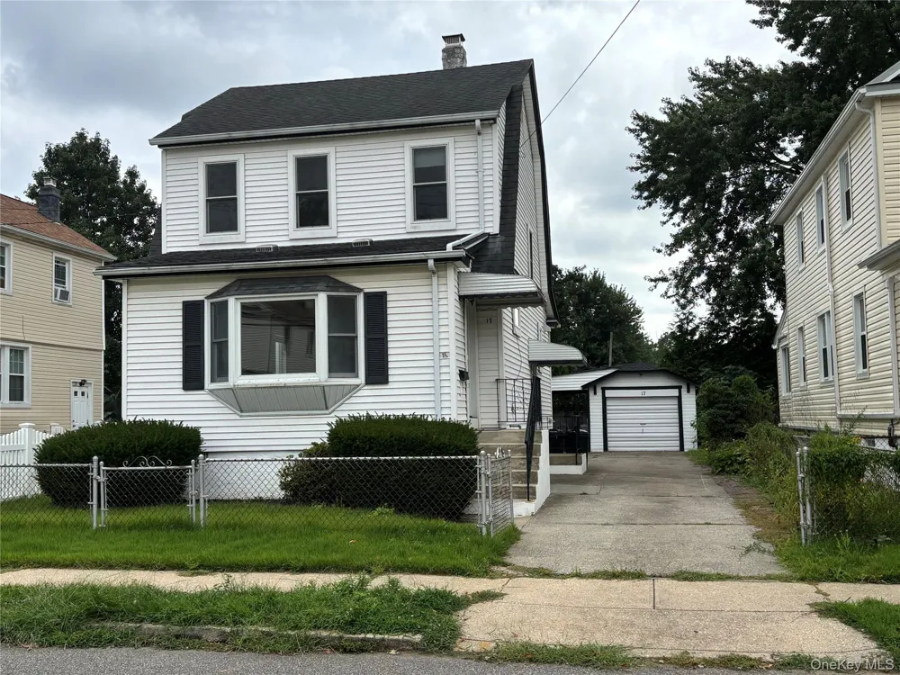 17 Wood Lane Valley Stream, NY 11581