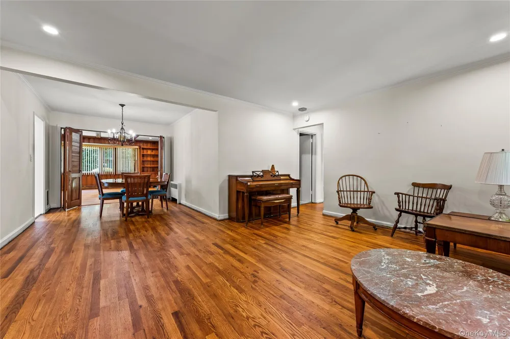 26 Sycamore Road Valley Stream, NY 11581