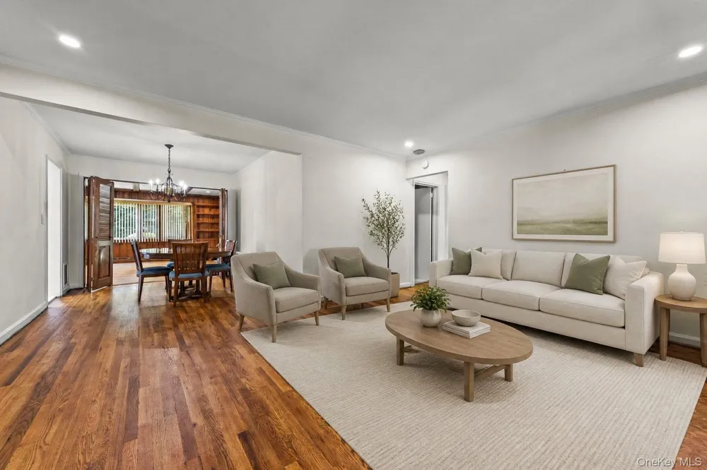 26 Sycamore Road Valley Stream, NY 11581