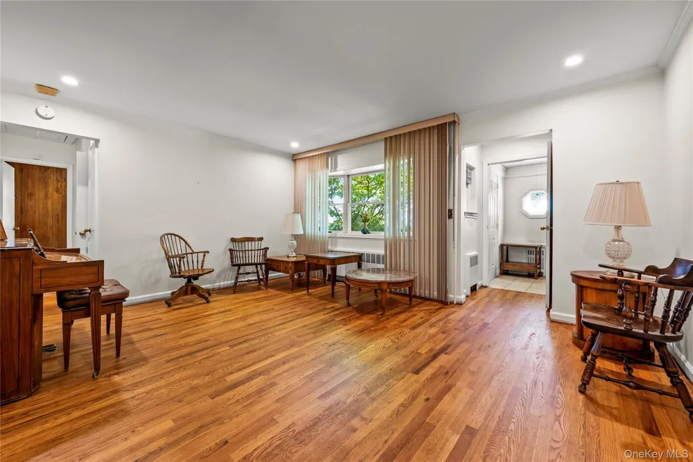 26 Sycamore Road Valley Stream, NY 11581
