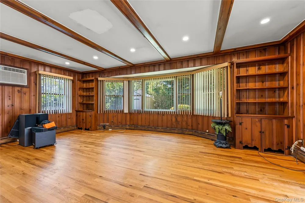26 Sycamore Road Valley Stream, NY 11581