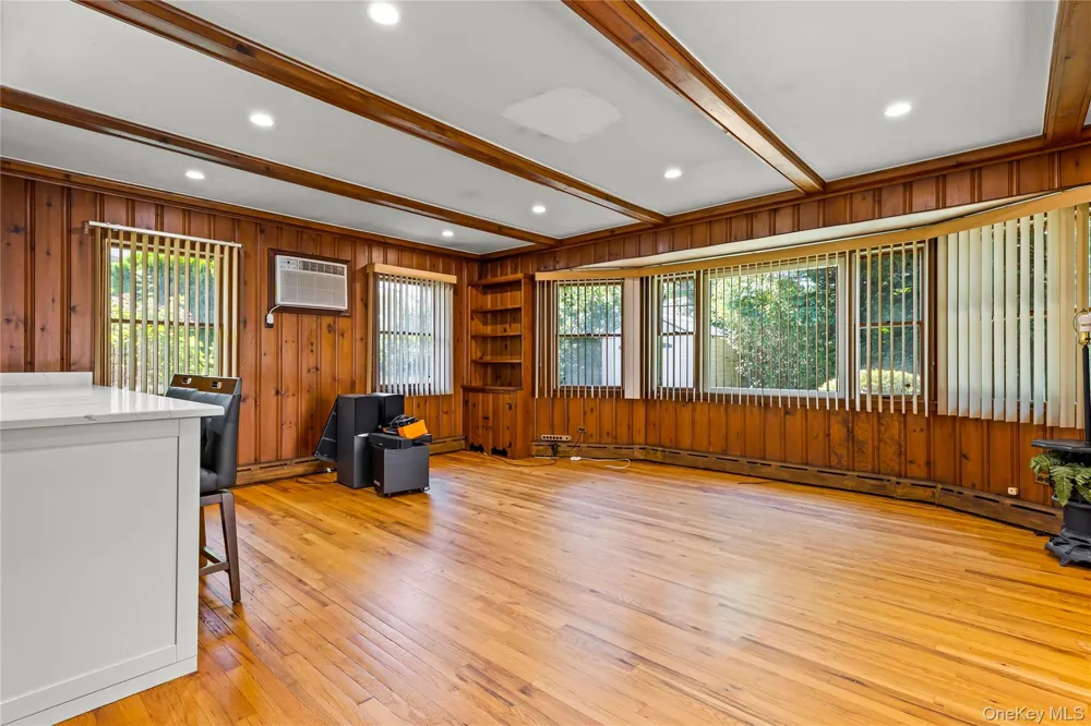26 Sycamore Road Valley Stream, NY 11581