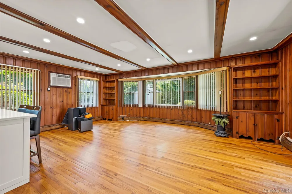 26 Sycamore Road Valley Stream, NY 11581